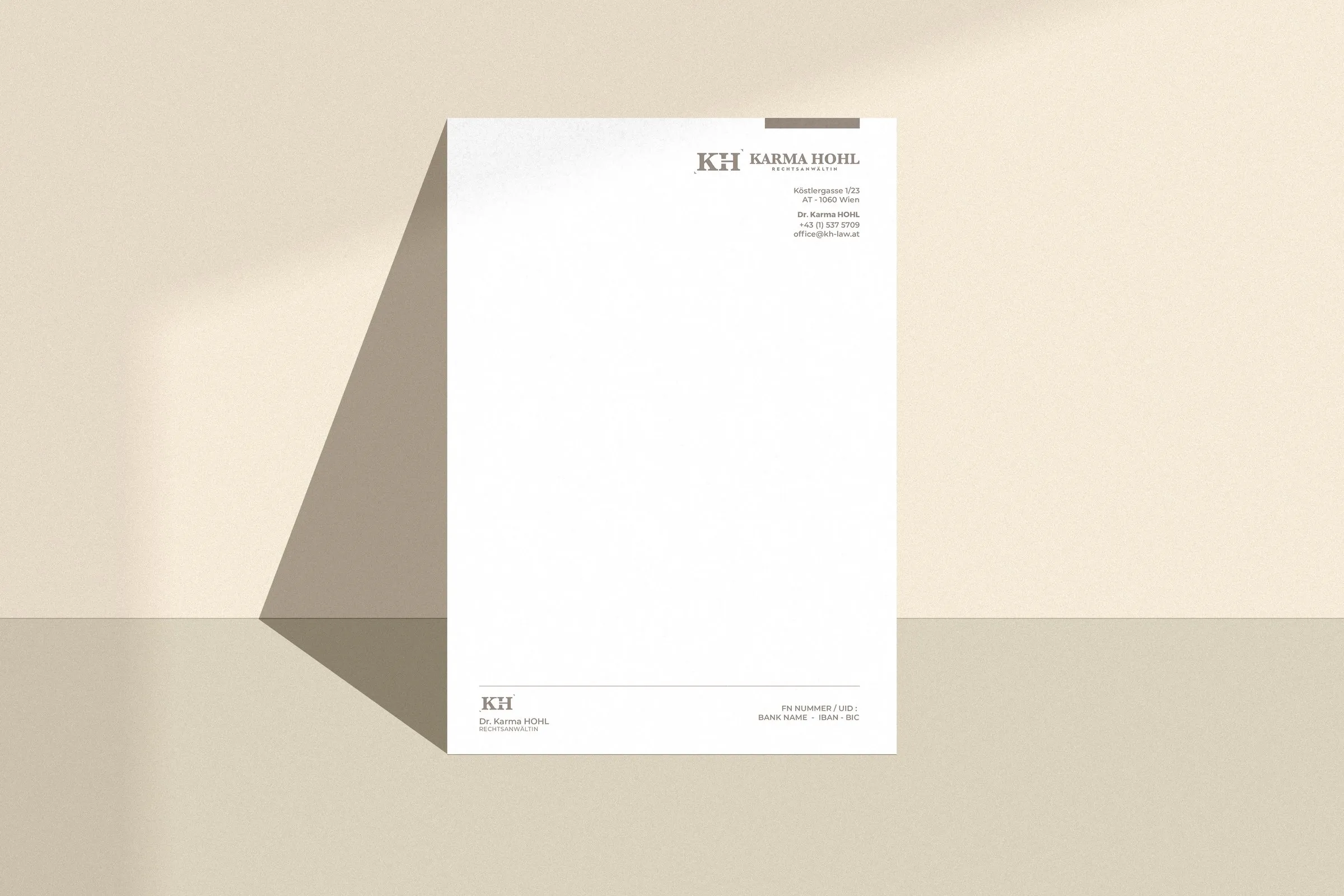 Briefpapier mit Monogramm im Detail